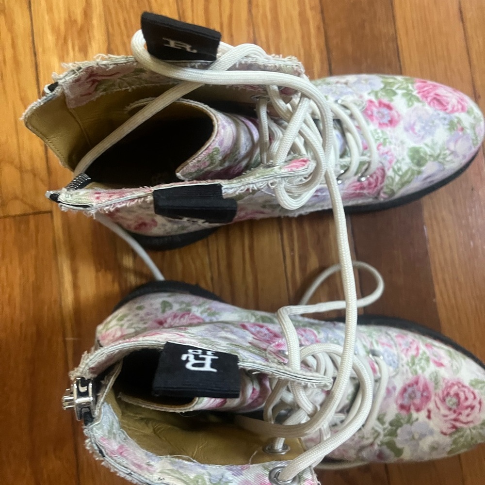 R13 floral print combat boots size 39 like new!!💐🥾 - Picture 6 of 11